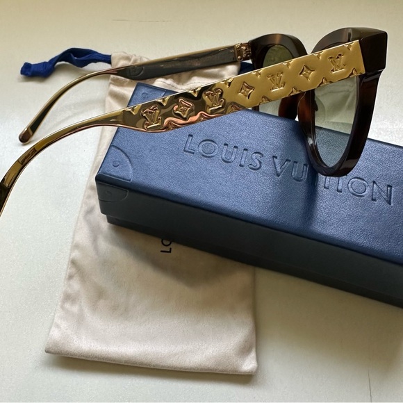 Louis Vuitton Sunglasses - Picture 6 of 7